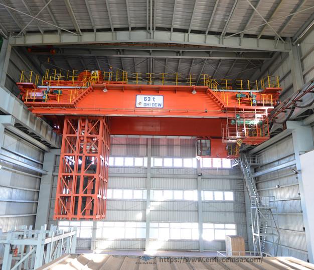Hot material conveying system