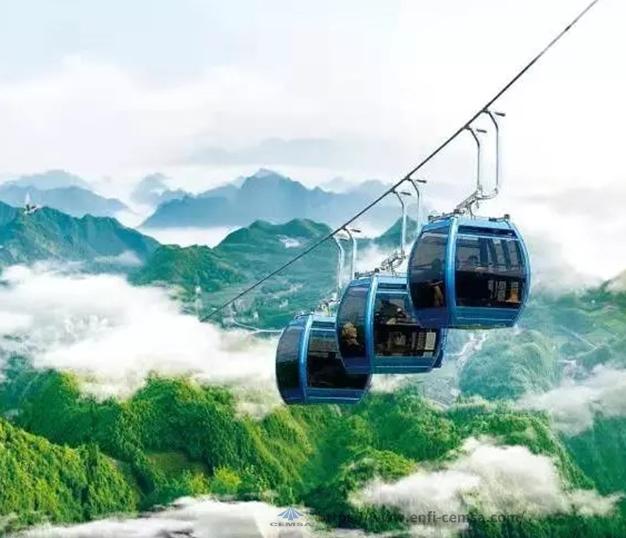 Моноканальная пульсирующая канатная дорога с фиксированным зажимом